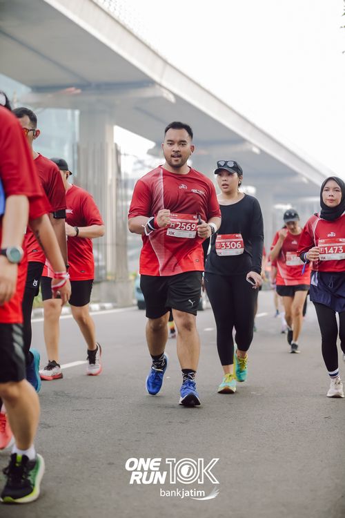 Race photo from ONE RUN 10 K