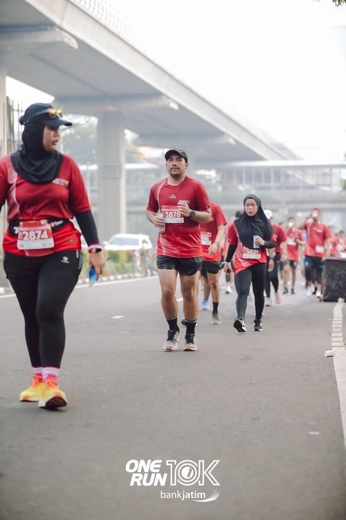 Race photo from ONE RUN 10 K