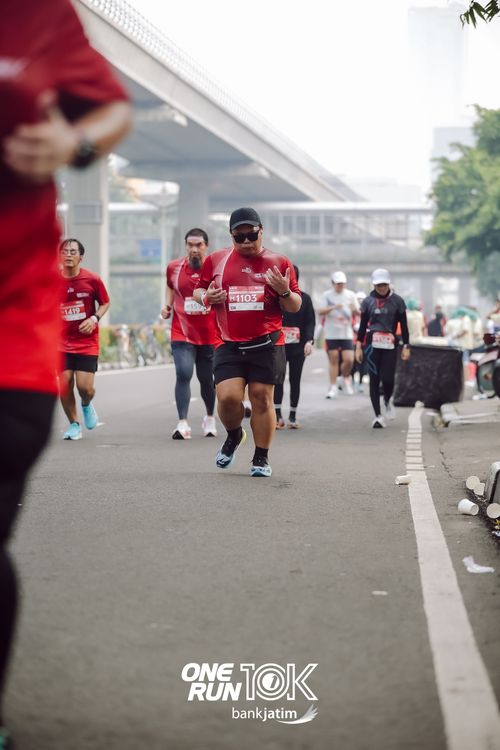 Race photo from ONE RUN 10 K