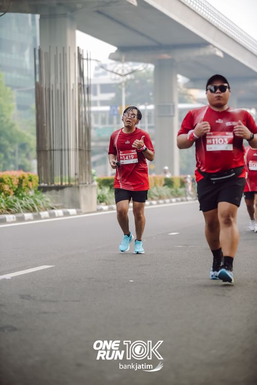 Race photo from ONE RUN 10 K