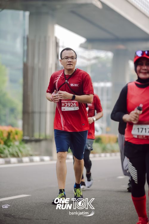 Race photo from ONE RUN 10 K