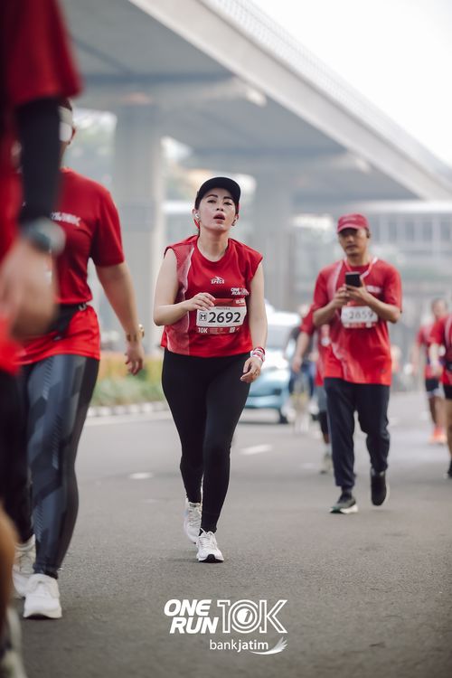 Race photo from ONE RUN 10 K