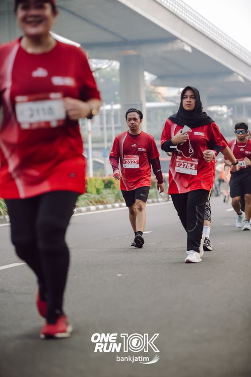 Race photo from ONE RUN 10 K