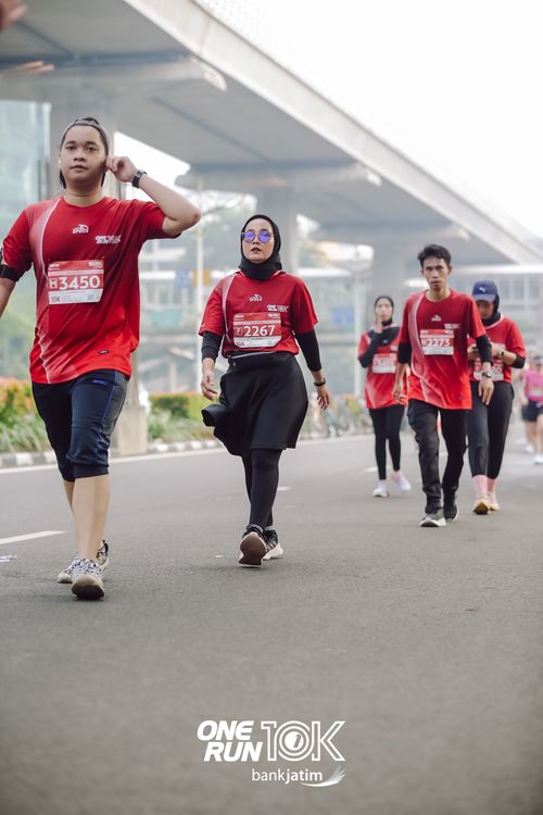 Race photo from ONE RUN 10 K