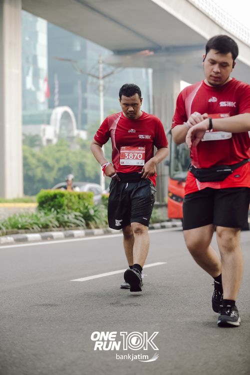Race photo from ONE RUN 10 K