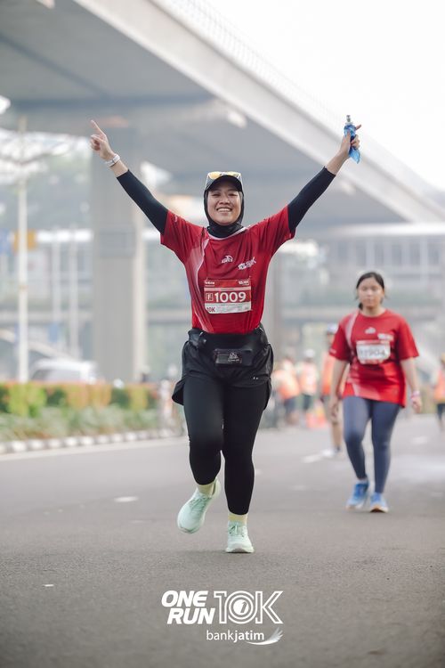 Race photo from ONE RUN 10 K