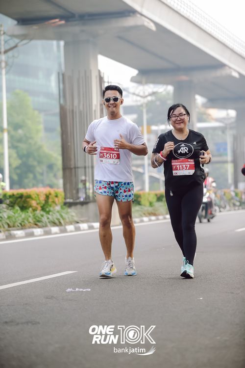 Race photo from ONE RUN 10 K