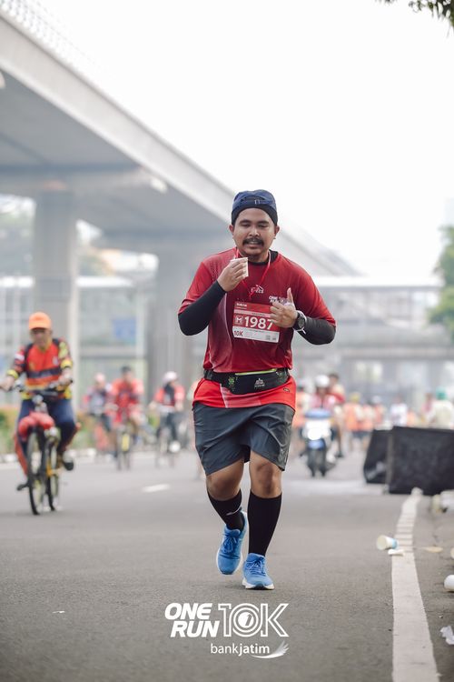 Race photo from ONE RUN 10 K