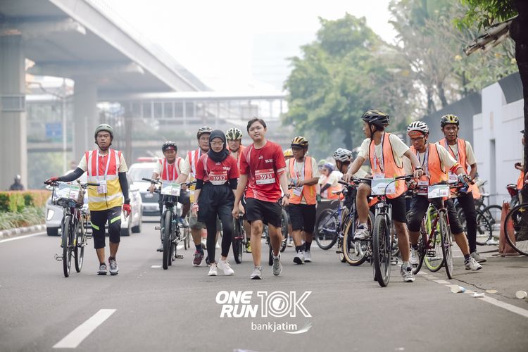 Race photo from ONE RUN 10 K