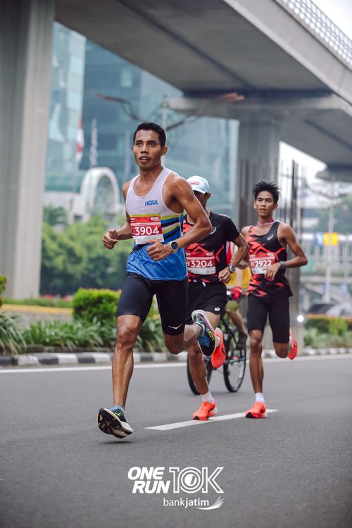 Race photo from ONE RUN 10 K