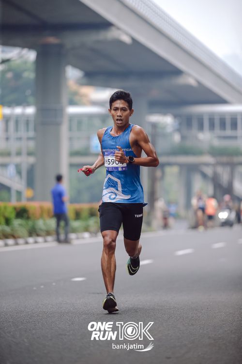 Race photo from ONE RUN 10 K