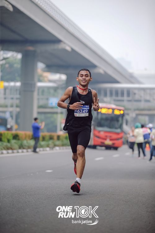 Race photo from ONE RUN 10 K