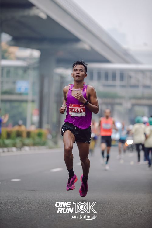 Race photo from ONE RUN 10 K