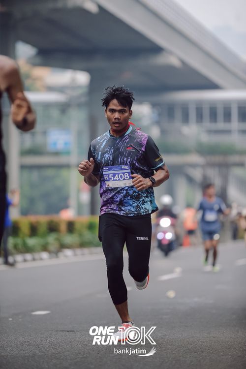 Race photo from ONE RUN 10 K