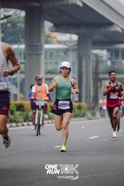 Race photo from ONE RUN 10 K