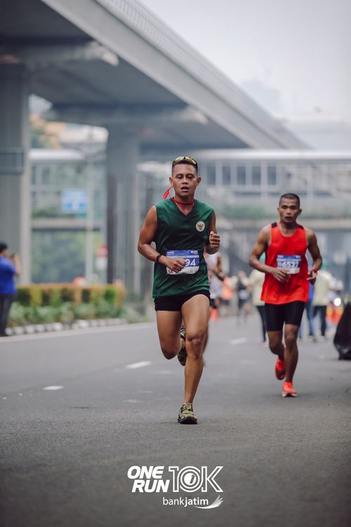 Race photo from ONE RUN 10 K