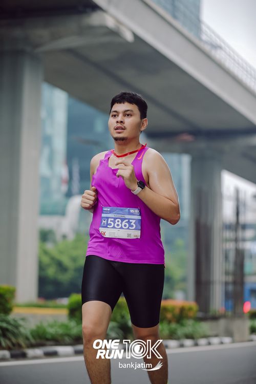 Race photo from ONE RUN 10 K