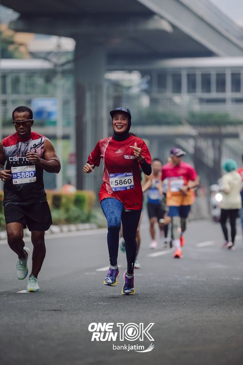 Race photo from ONE RUN 10 K