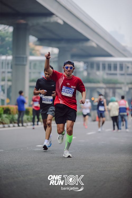 Race photo from ONE RUN 10 K