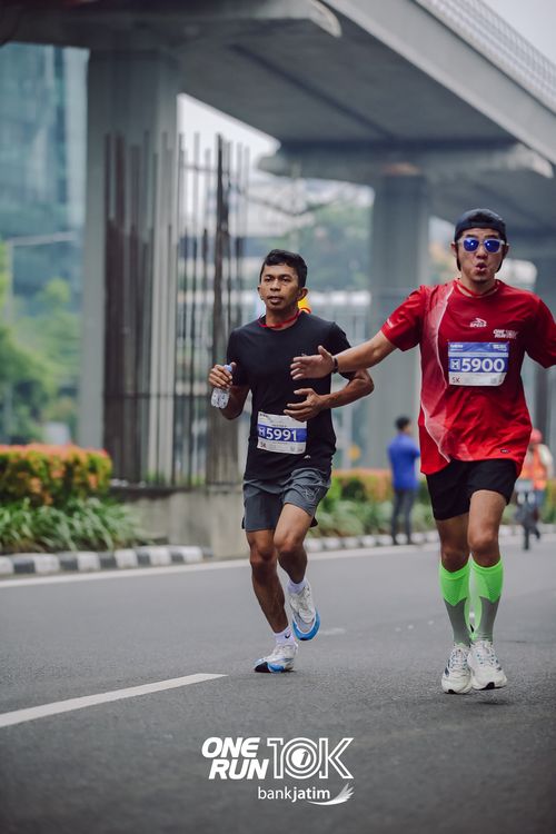Race photo from ONE RUN 10 K