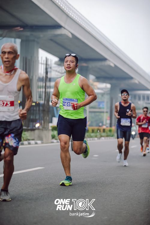 Race photo from ONE RUN 10 K