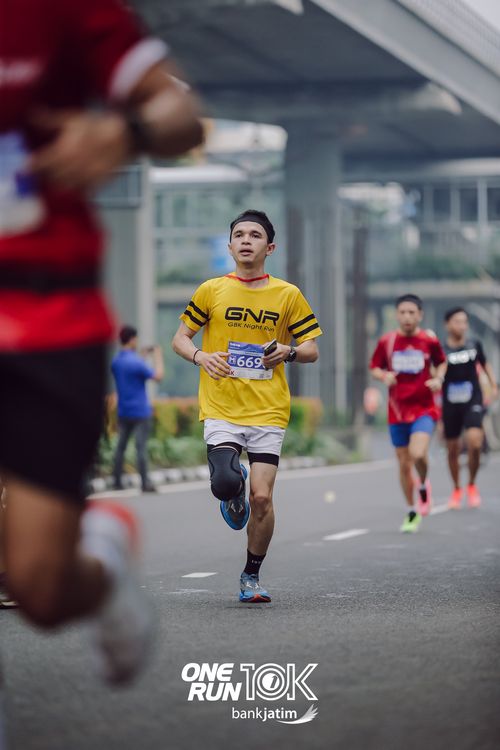 Race photo from ONE RUN 10 K