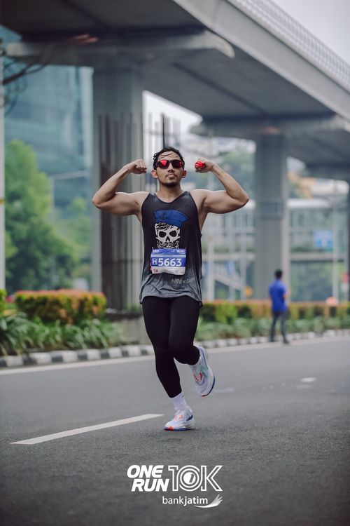 Race photo from ONE RUN 10 K