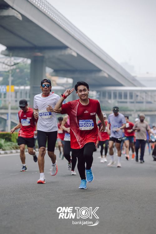 Race photo from ONE RUN 10 K