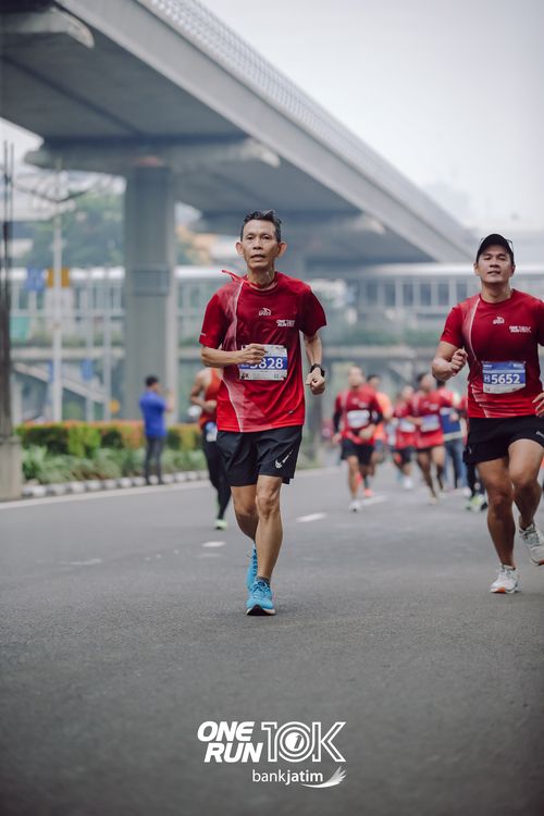 Race photo from ONE RUN 10 K