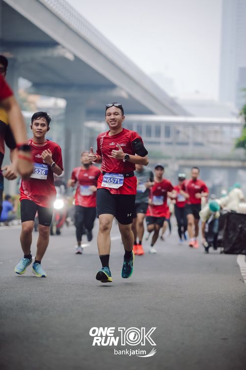 Race photo from ONE RUN 10 K