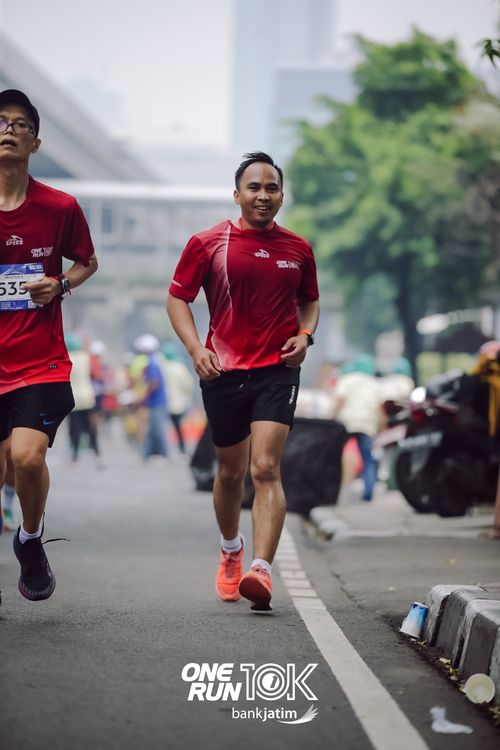 Race photo from ONE RUN 10 K