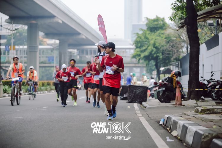 Race photo from ONE RUN 10 K