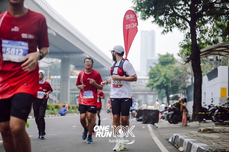 Race photo from ONE RUN 10 K
