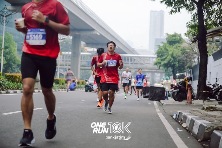 Race photo from ONE RUN 10 K