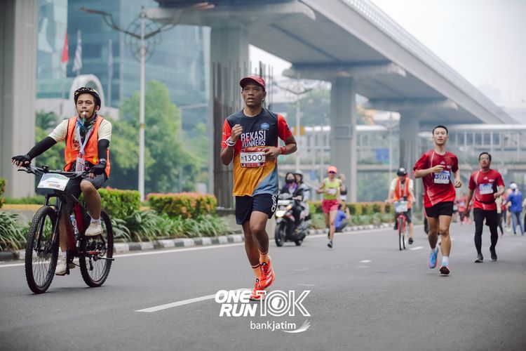 Race photo from ONE RUN 10 K