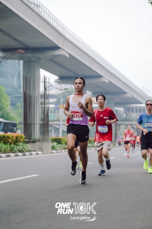 Race photo from ONE RUN 10 K