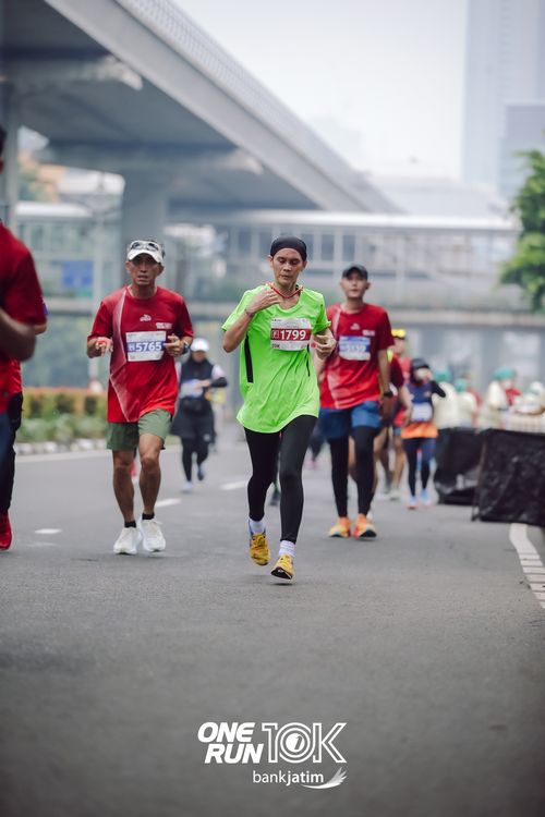 Race photo from ONE RUN 10 K
