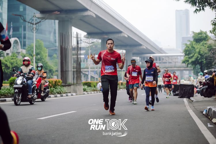 Race photo from ONE RUN 10 K