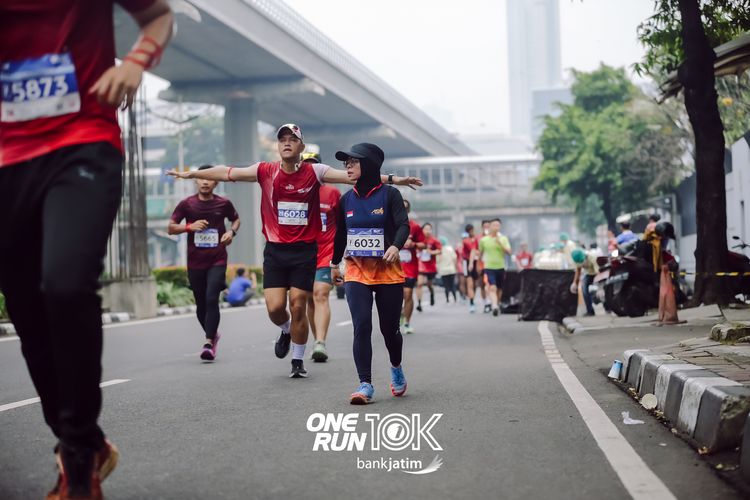 Race photo from ONE RUN 10 K