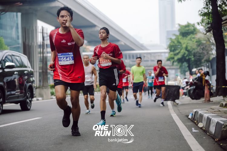 Race photo from ONE RUN 10 K