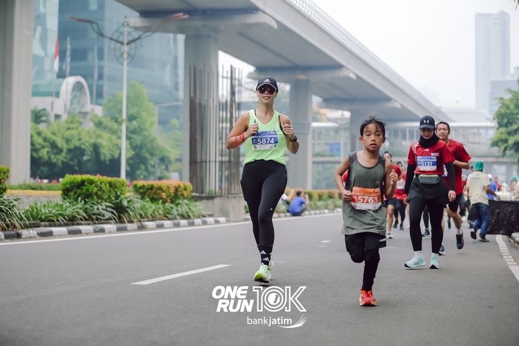 Race photo from ONE RUN 10 K