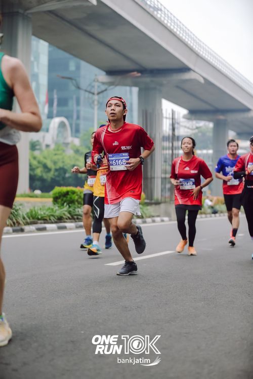 Race photo from ONE RUN 10 K