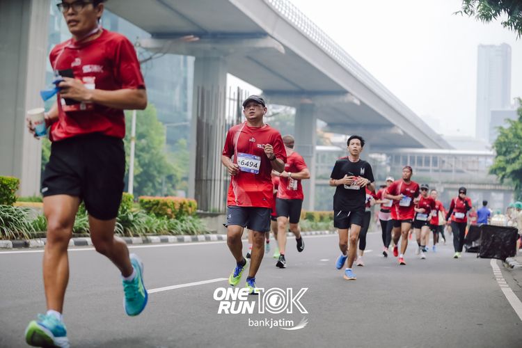 Race photo from ONE RUN 10 K