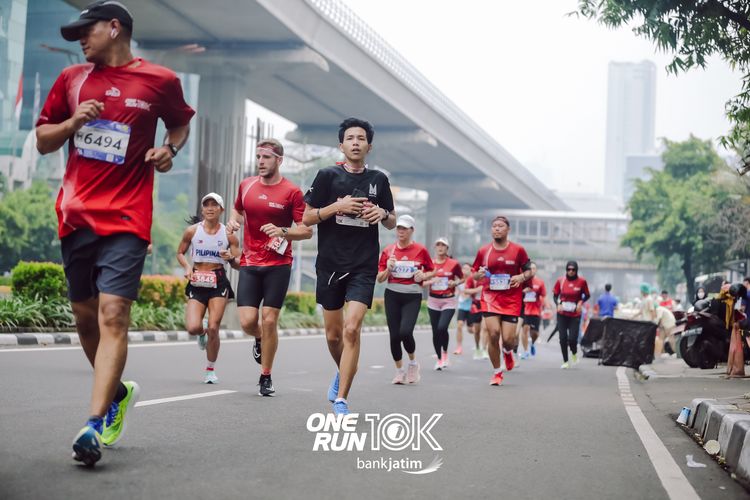 Race photo from ONE RUN 10 K