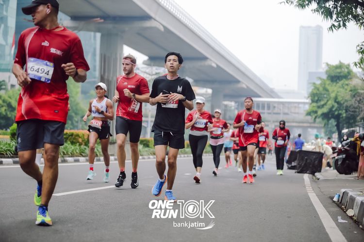 Race photo from ONE RUN 10 K