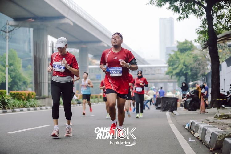 Race photo from ONE RUN 10 K