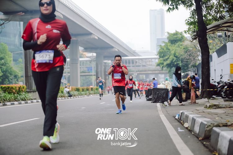 Race photo from ONE RUN 10 K