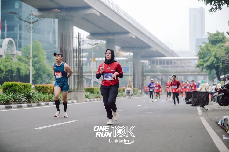 Race photo from ONE RUN 10 K