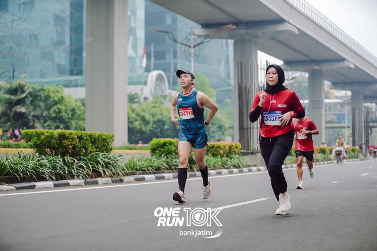 Race photo from ONE RUN 10 K