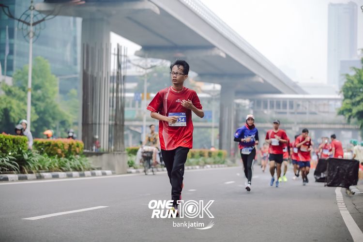 Race photo from ONE RUN 10 K
